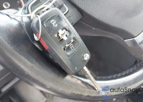 2014 Volkswagen Passat 1.8T Wolfsburg Edition z USA, uszkodzony, nr VIN 1VWAT7A37EC045145